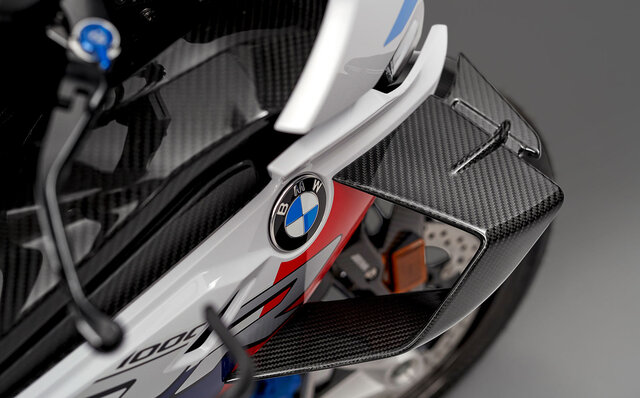 BMW、バイク初のMモデル「M 1000 RR」を発売｜BMW
