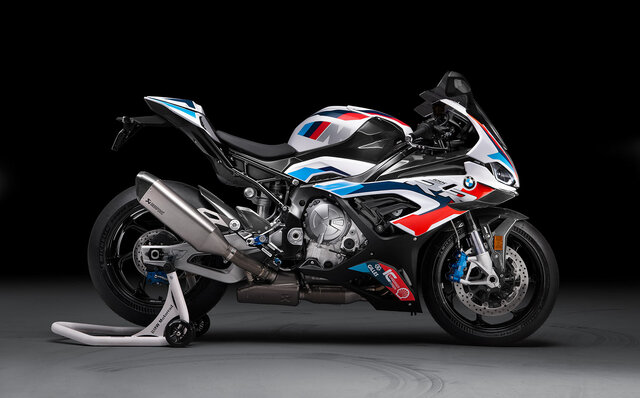 BMW、バイク初のMモデル「M 1000 RR」を発売｜BMW
