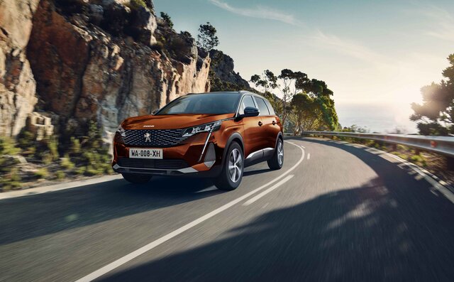 More Modern, More Stylish: The 5008 Facelifts | Peugeot