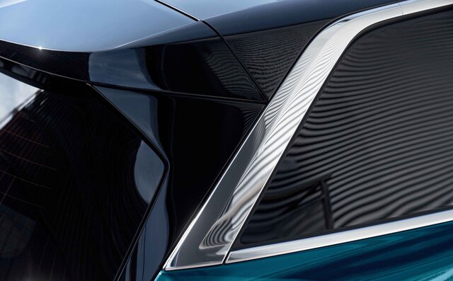More Modern, More Stylish: The 5008 Facelifts | Peugeot