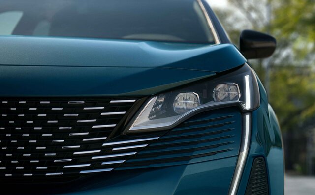 More Modern, More Stylish: The 5008 Facelifts | Peugeot