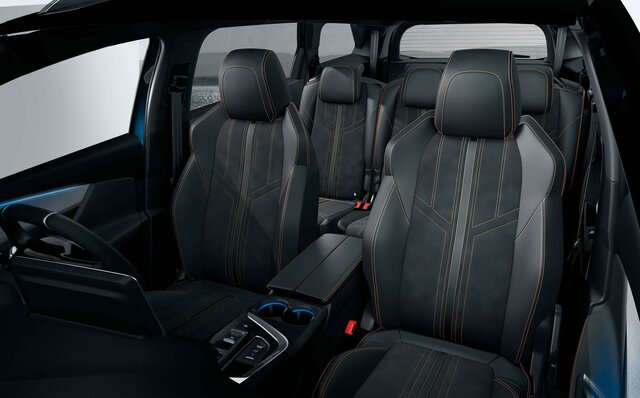 More Modern, More Stylish: The 5008 Facelifts | Peugeot