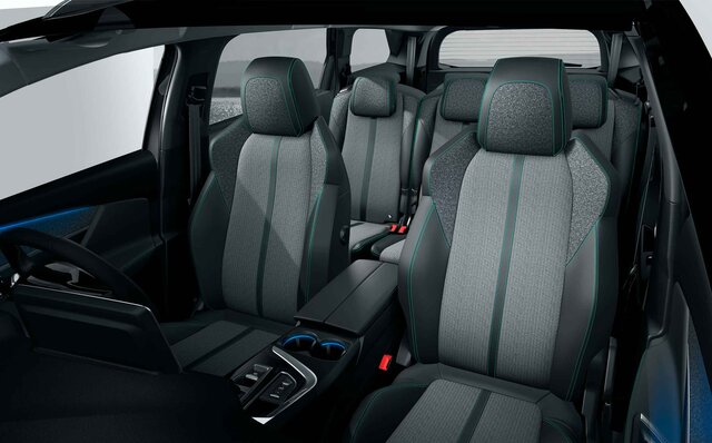 More Modern, More Stylish: The 5008 Facelifts | Peugeot