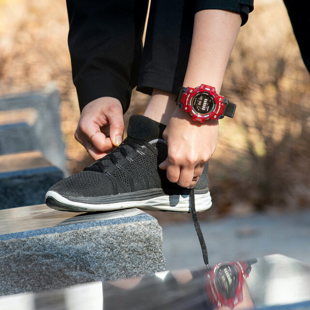 Three models with vivid color schemes are now available for the "G-SQUAD GBD-100" | G-SHOCK