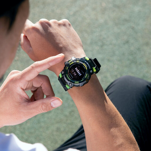 Three models with vivid color schemes are now available for the "G-SQUAD GBD-100" | G-SHOCK