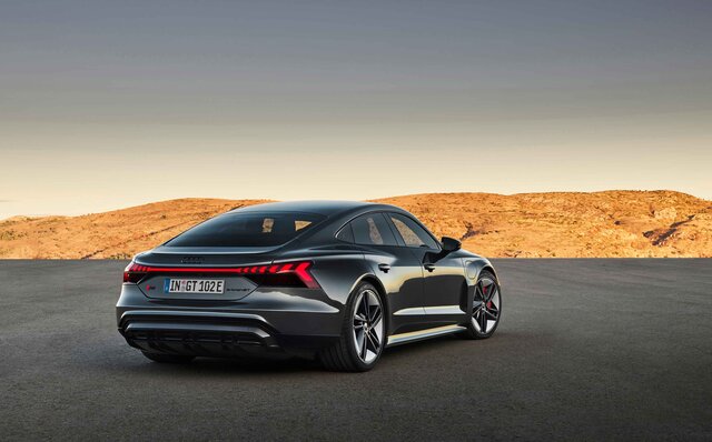 アウディが高性能な電動4ドアグランツーリスモの「e-tron GT」を発表｜Audi