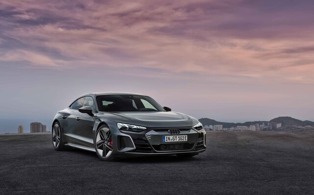 アウディが高性能な電動4ドアグランツーリスモの「e-tron GT」を発表｜Audi