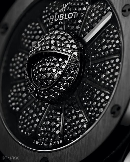 Limited to 200 pieces. "Classic Fusion Takashi Murakami All Black" | HUBLOT