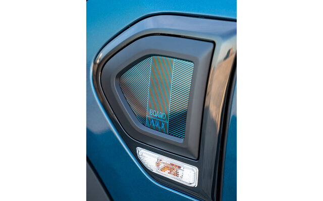 A Limited Edition MINI Crossover Arrives in a Special Blue, New to the Model | MINI