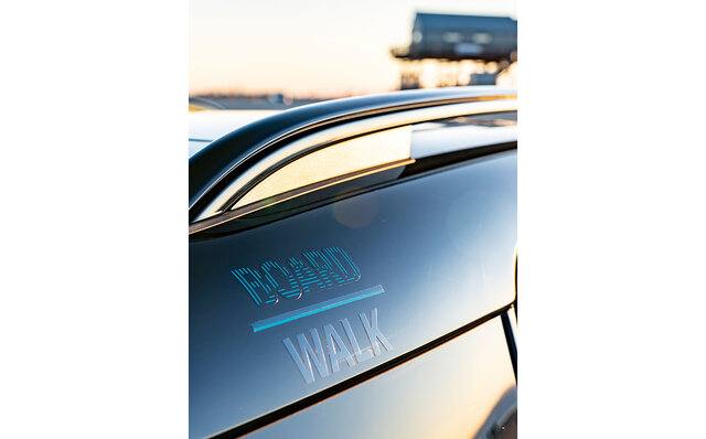 A Limited Edition MINI Crossover Arrives in a Special Blue, New to the Model | MINI