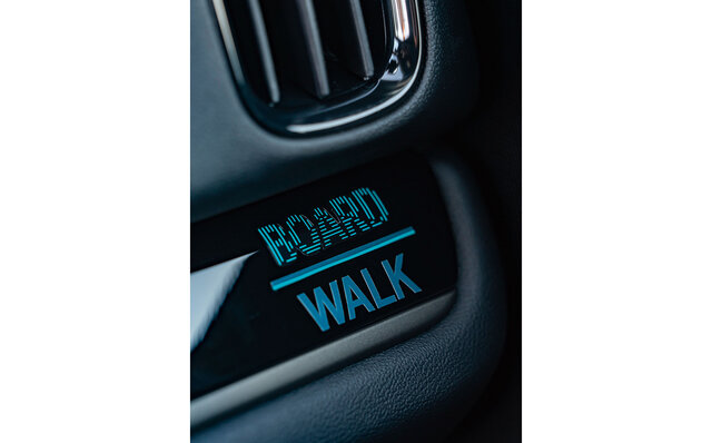 A Limited Edition MINI Crossover Arrives in a Special Blue, New to the Model | MINI