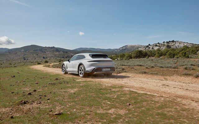Porsche Unveils the Taycan Cross Turismo, its Electric Crossover Model | PORSCHE