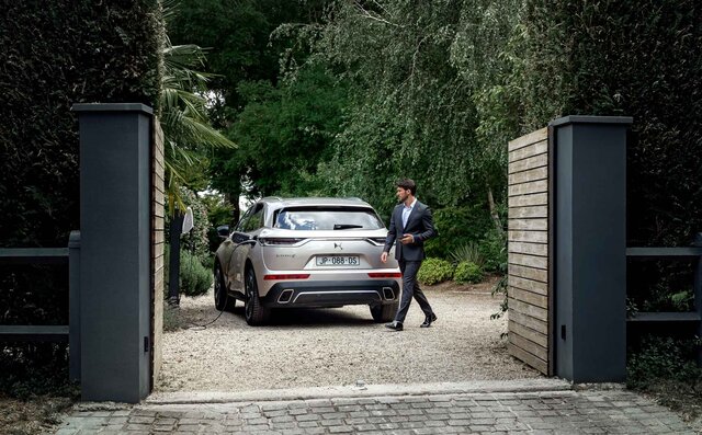 DS7クロスバックにプラグインハイブリッドの4WDモデル「E-TENSE 4×4」登場｜DS