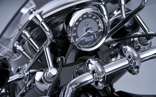 BMW's Second Cruiser Model, the R18 Classic, Arrives | BMW