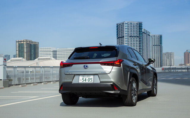 日本的ともいえるEVの現在形がよく分かる──レクサスUX300eに試乗｜LEXUS