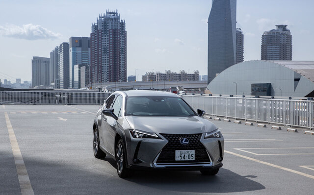 日本的ともいえるEVの現在形がよく分かる──レクサスUX300eに試乗｜LEXUS
