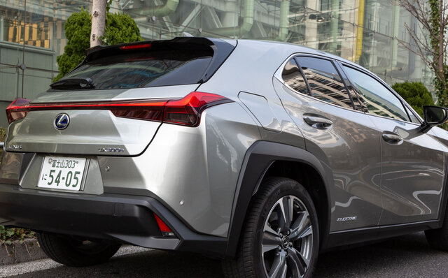 日本的ともいえるEVの現在形がよく分かる──レクサスUX300eに試乗｜LEXUS