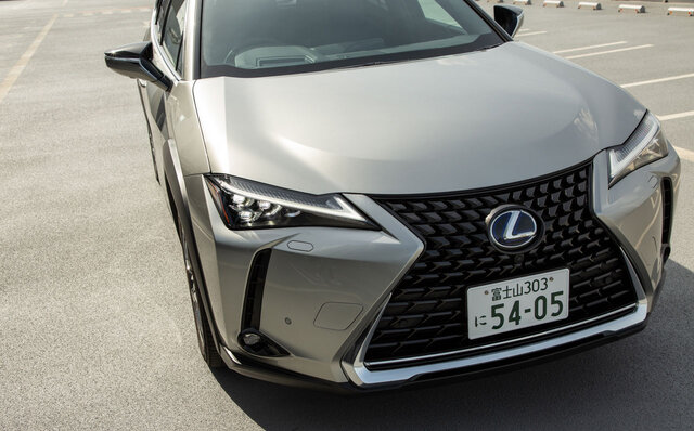 日本的ともいえるEVの現在形がよく分かる──レクサスUX300eに試乗｜LEXUS