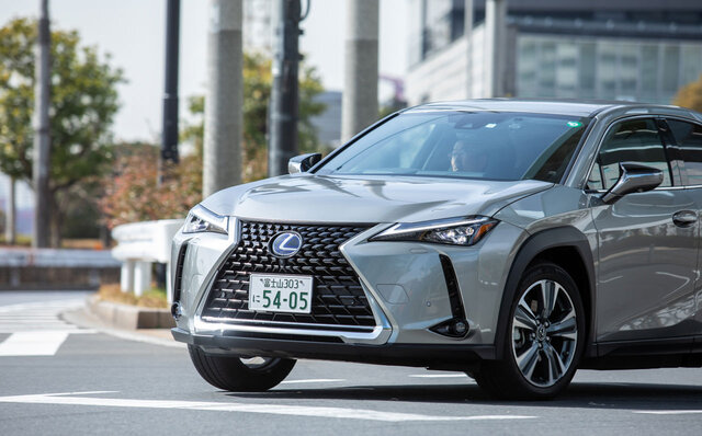 日本的ともいえるEVの現在形がよく分かる──レクサスUX300eに試乗｜LEXUS