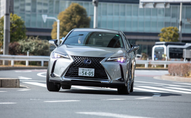 日本的ともいえるEVの現在形がよく分かる──レクサスUX300eに試乗｜LEXUS