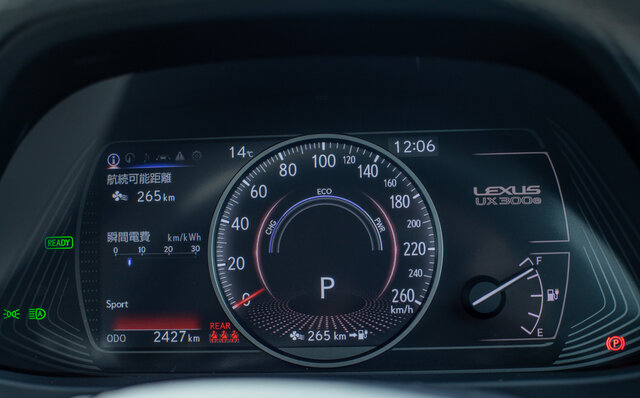 日本的ともいえるEVの現在形がよく分かる──レクサスUX300eに試乗｜LEXUS