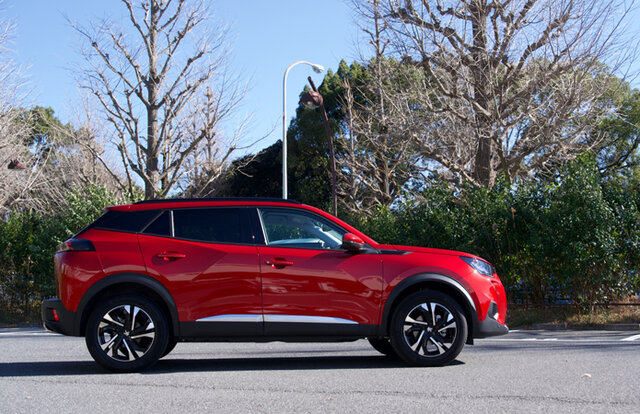 激戦区であるコンパクトSUV市場にプジョーが投入した「2008」に試乗｜PEUGEOT