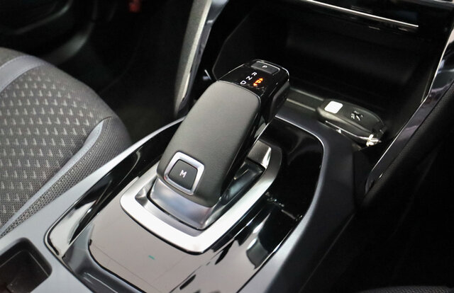 激戦区であるコンパクトSUV市場にプジョーが投入した「2008」に試乗｜PEUGEOT