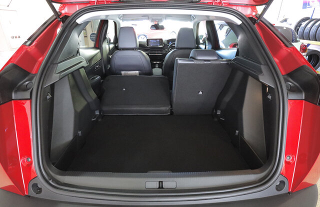 激戦区であるコンパクトSUV市場にプジョーが投入した「2008」に試乗｜PEUGEOT