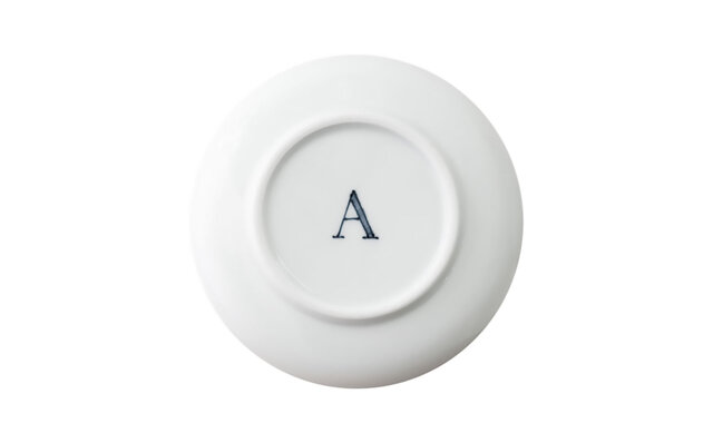 Arita pottery painting, reinterpreted for the modern age. A collection of small plates named "Imperfection" | amabro