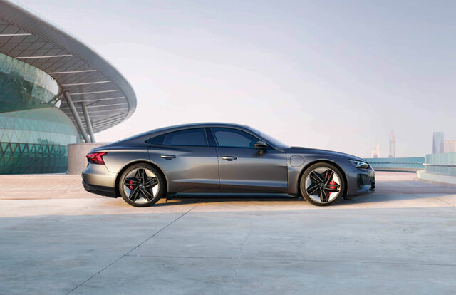 アウディ e-tron GTがジャパンプレミア｜Audi