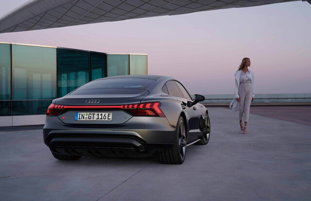 アウディ e-tron GTがジャパンプレミア｜Audi