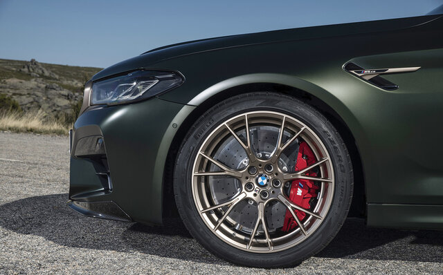 世界1100台限定のM5最強のコンペティションモデルM5 CSがデビュー｜BMW