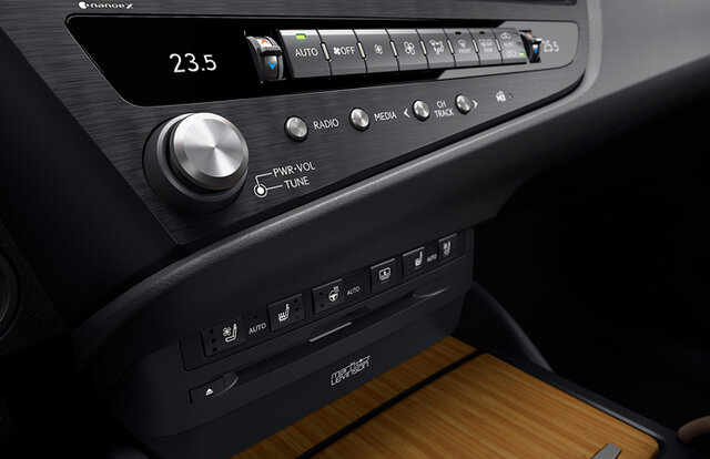 Pursuing Improvements in Quietness and Ride Comfort, the Brand's Origins—Lexus World Premieres the New "ES" | LEXUS