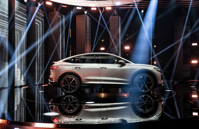 アウディのピュアEV第三弾となるコンパクトSUV 「Q4 e-tron」がオンラインワールドプレミア｜Audi