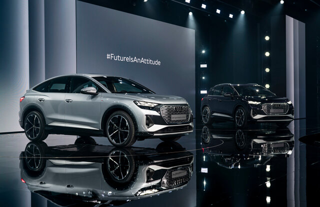 アウディのピュアEV第三弾となるコンパクトSUV 「Q4 e-tron」がオンラインワールドプレミア｜Audi