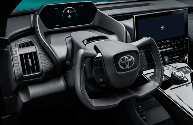 大きく若返りが図られた新型トヨタ カローラに試乗｜Toyota