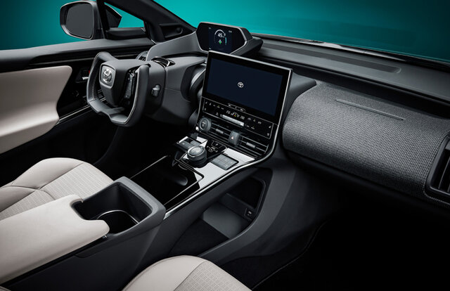 大きく若返りが図られた新型トヨタ カローラに試乗｜Toyota