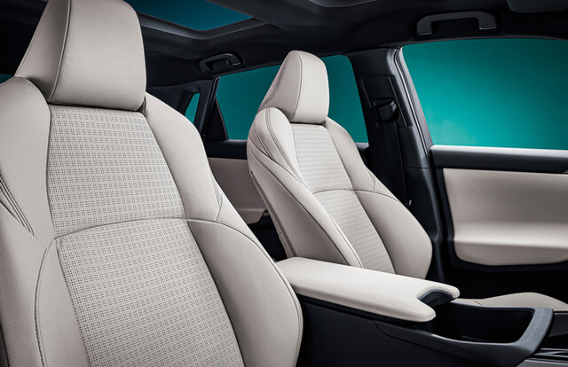 大きく若返りが図られた新型トヨタ カローラに試乗｜Toyota