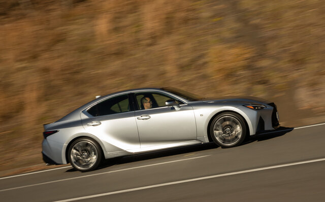 A Car That Rivals European Premium Sedans – Test Drive of the Lexus IS350 F SPORT | LEXUS