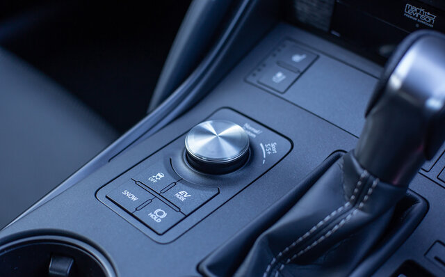 A Car That Rivals European Premium Sedans – Test Drive of the Lexus IS350 F SPORT | LEXUS