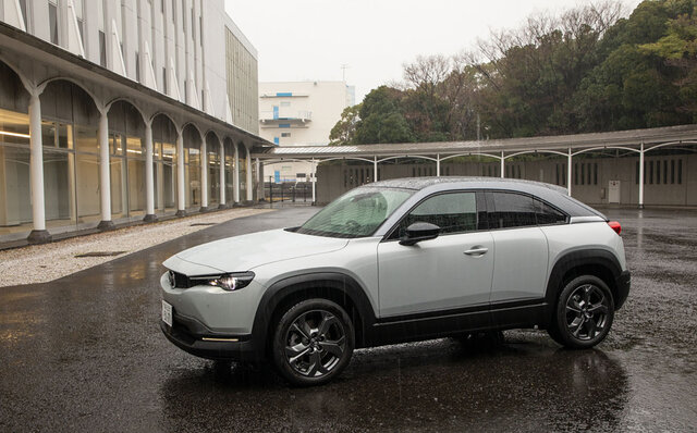 従来と同じような運転の楽しさを追求している──マツダMX-30 EVモデルに試乗｜MAZDA