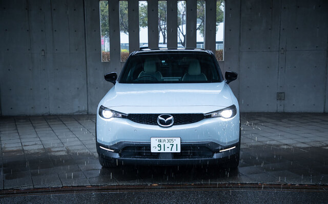 Pursuing the Same Driving Enjoyment as Always—Test Drive of the Mazda MX-30 EV Model | MAZDA