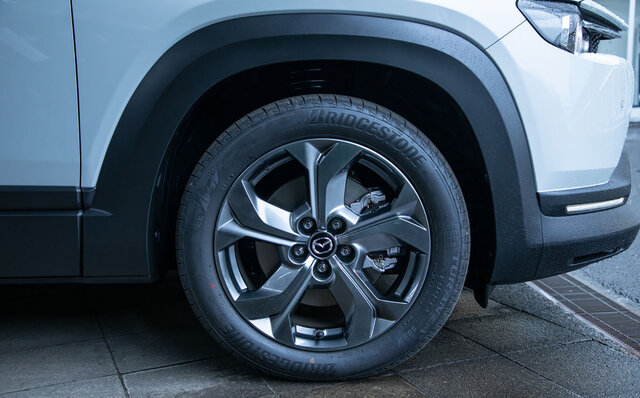 Pursuing the Same Driving Enjoyment as Always—Test Drive of the Mazda MX-30 EV Model | MAZDA