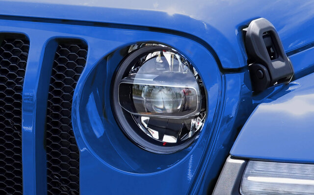 大開口のオープントップで開放感を楽しむラングラー・リミテッドの限定車｜Jeep