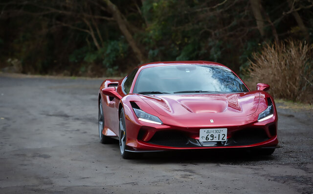 週末のサーキット通いの楽しさを知っている人に──フェラーリF8 トリブートに試乗｜Ferrari