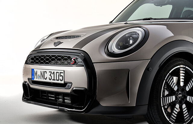 Updated Interior and Exterior: The Refreshed MINI Debuts | MINI