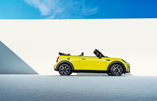 Updated Interior and Exterior: The Refreshed MINI Debuts | MINI
