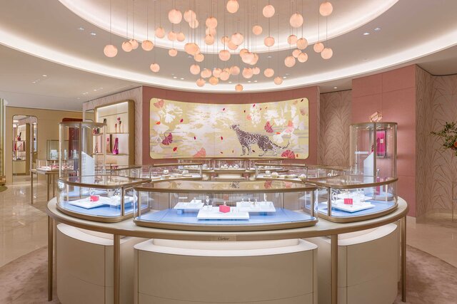 よりエレガンスに進化した「カルティエ 心斎橋ブティック」｜CARTIER
