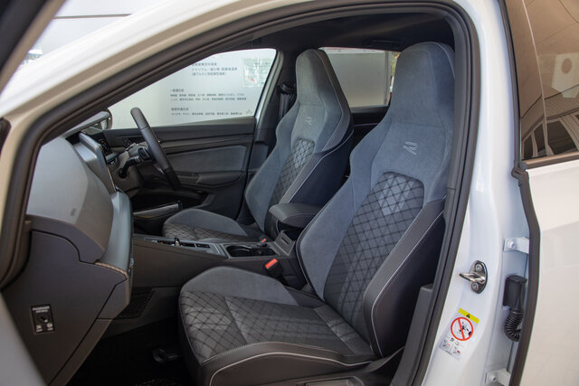 The sense of luxury has been greatly enhanced—Test drive of the new Volkswagen Golf | Volkswagen