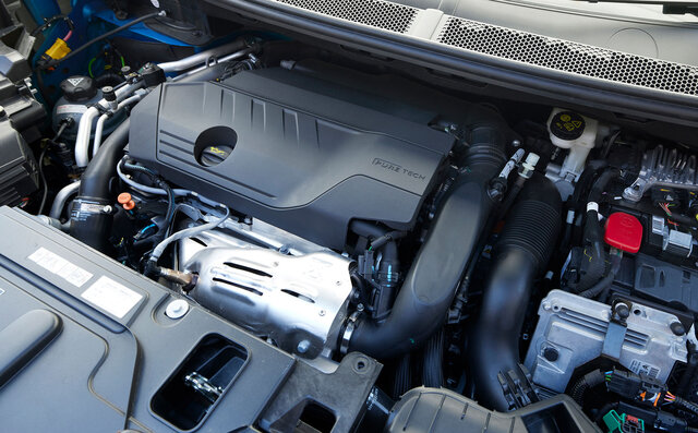 電動化時代の会心作だった──プジョー3008 ハイブリッド4に試乗｜PEUGEOT